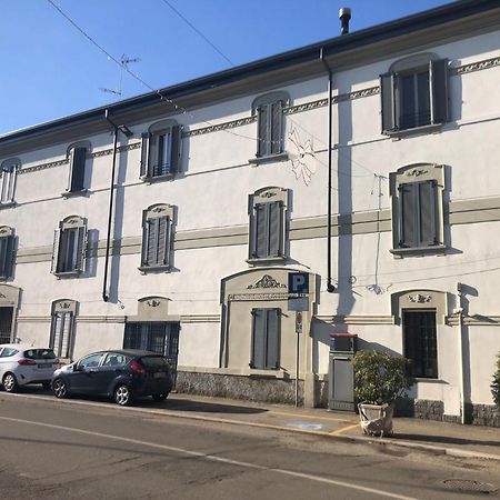 L' Appartamento Del Borgo - Parcheggio Riservato 帕维亚 外观 照片